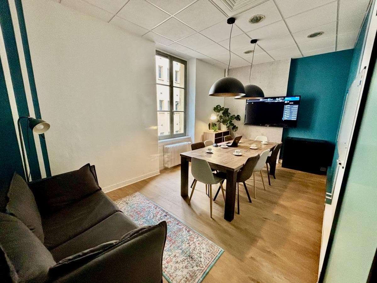 Location salle de réunion équipée à Narbonne pour formations et séminaires